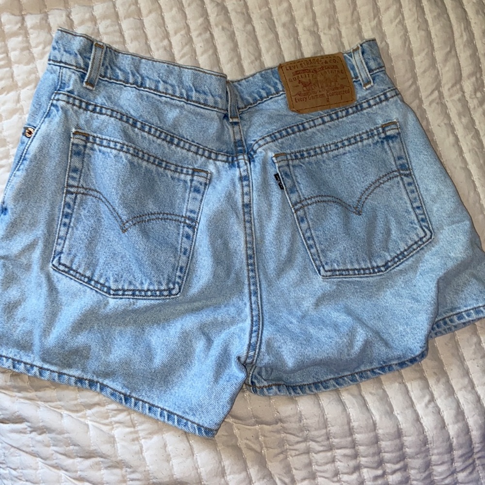 Levi’s button down shorts - Picture 2 of 5